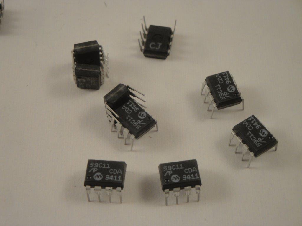 AT89C11  = 59C11  89C11  1K 5.0V Microwire Serial EEPROM  DIP8