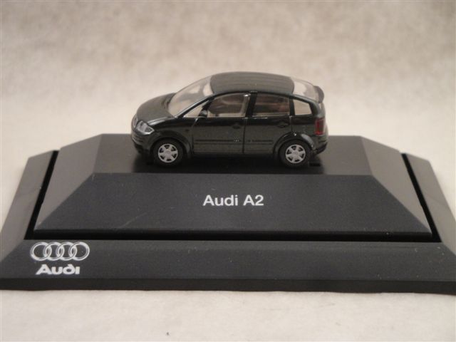 Audi A2, grn  1:87  Rietze